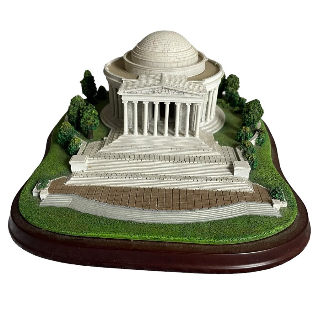 Danbury Mint The Jefferson Memorial Replica Landmark Sculpture Figurine